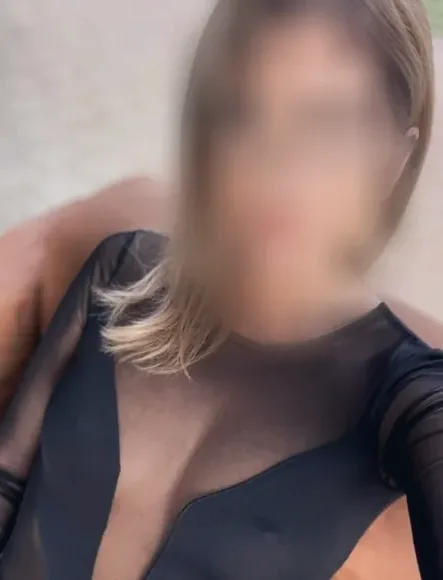 Corinna, 29