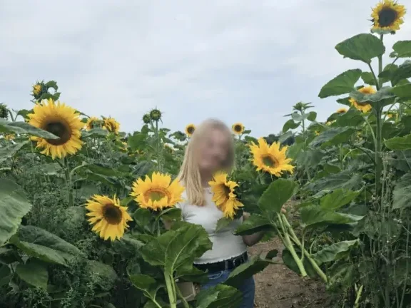 Doris, 32
