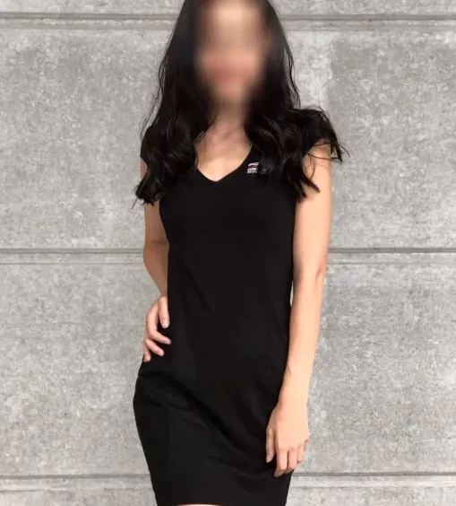 Elisabeth, 32