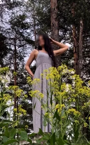 Emina, 36