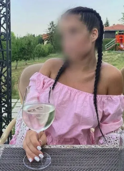 Lara, 30