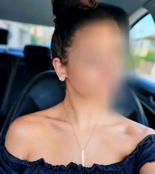 Leonie, 25