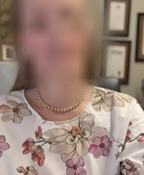 Manuela, 40