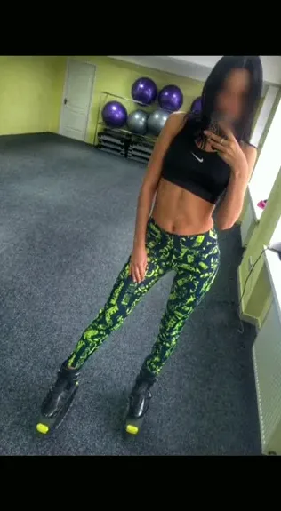 Nikolina, 32