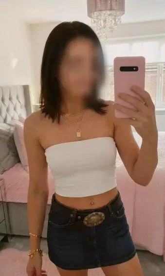 Paula, 24
