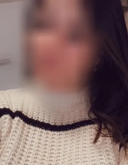 Sarah, 31