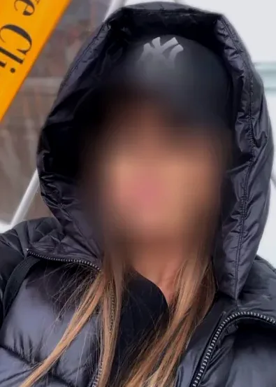 Zeynep, 32